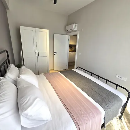 Vacation At Walking Distance To The Sea