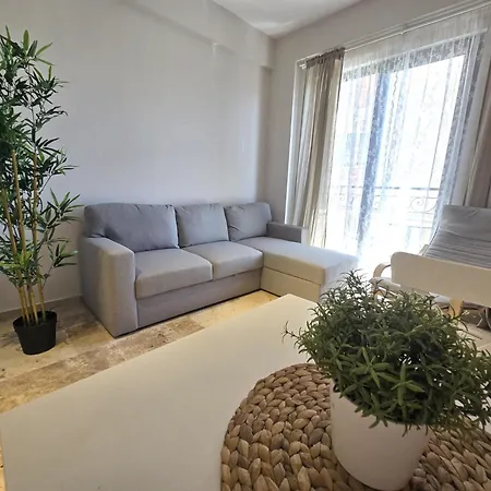 Apartment Vacation At Walking Distance To The Sea
